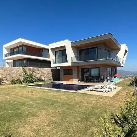 Rada Villa *
